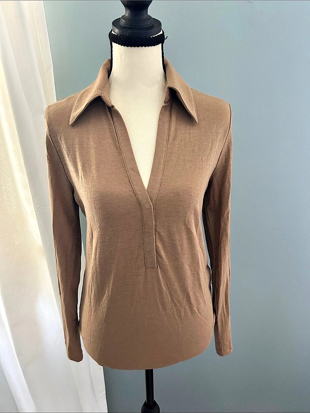 BR Long Sleeve Collared Blouse in Brown/Camel Color Size Medium NWT